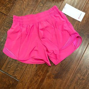 lululemon Hotty Hot LR Short 4" (4)